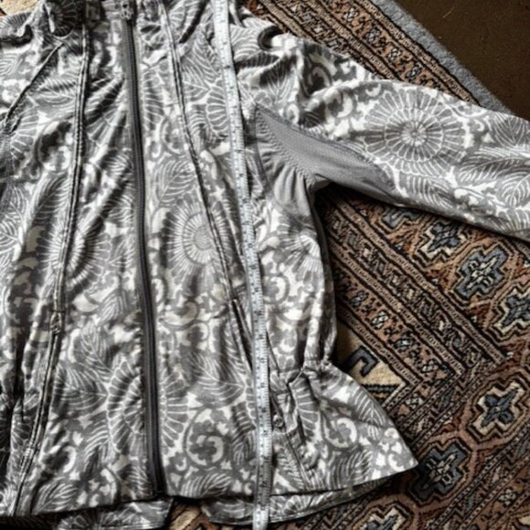 Lulu jacket, size 4, excellent condition, lined - Picture 7 of 8